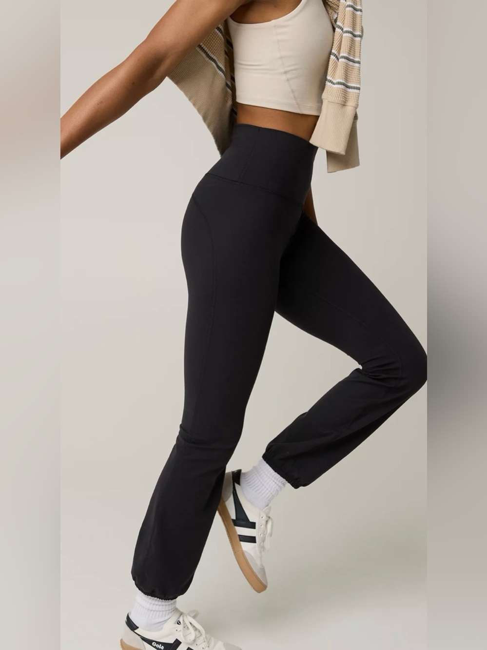 Offline By Aerie The Hugger Cinch Pants High Rise Short Inseam In Black Size S